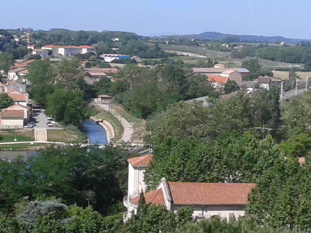 Venez Rever Beziers Centre Et Gare Il Y A Plus Cher Mais C Est Moins Bien Bagian luar foto