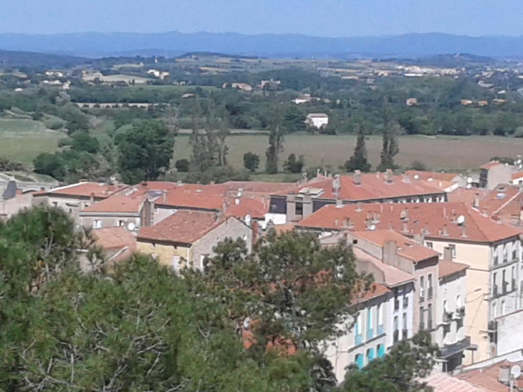 Venez Rever Beziers Centre Et Gare Il Y A Plus Cher Mais C Est Moins Bien Bagian luar foto