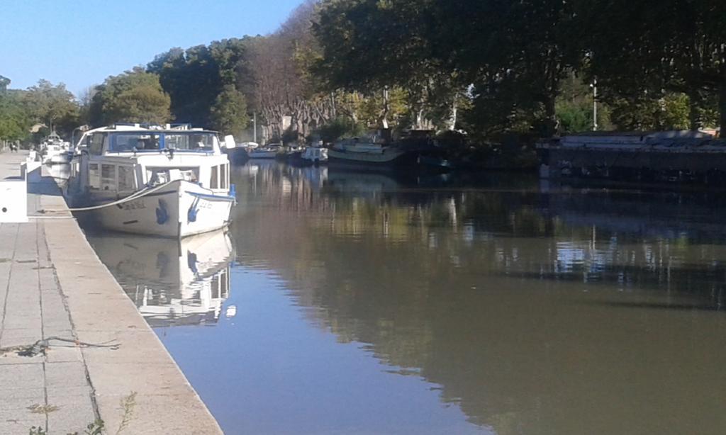 Venez Rever Beziers Centre Et Gare Il Y A Plus Cher Mais C Est Moins Bien Bagian luar foto