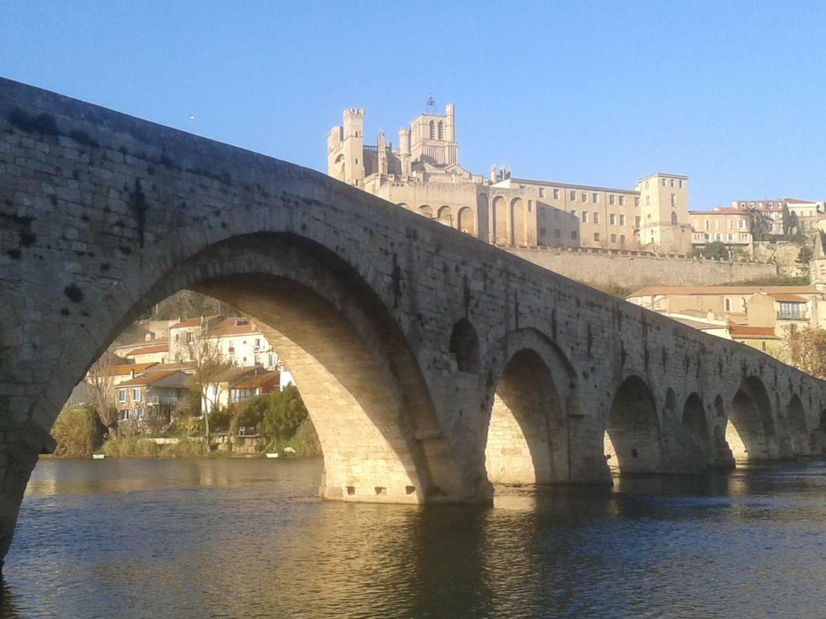 Venez Rever Beziers Centre Et Gare Il Y A Plus Cher Mais C Est Moins Bien Bagian luar foto